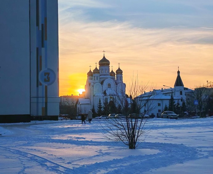 С праздником всех причастных.