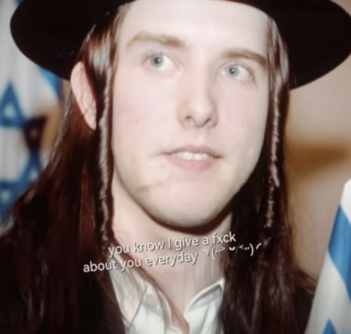 Мне 15 и мне нравятся женщины постарше... Мне 15 и мне нравятся женщины постарше...