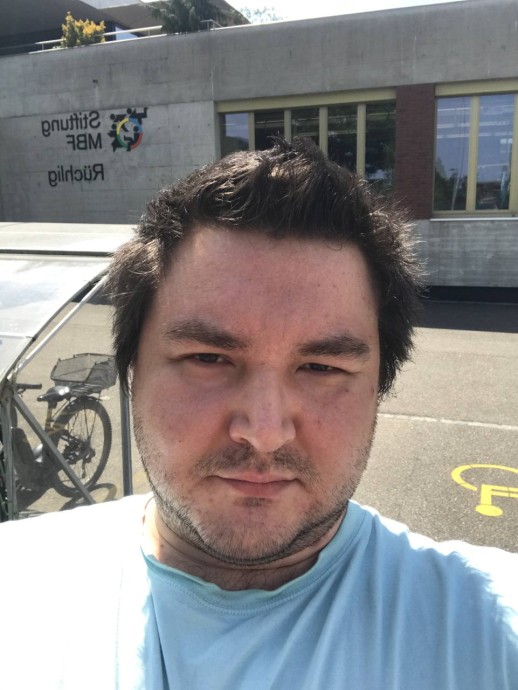 у меня мама... права имеет на летуство самолетиков