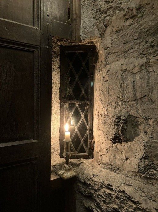 соблазн это шёпот в темноте, прикосновение во тьме соблазн это шёпот в темноте, прикосновение во тьме