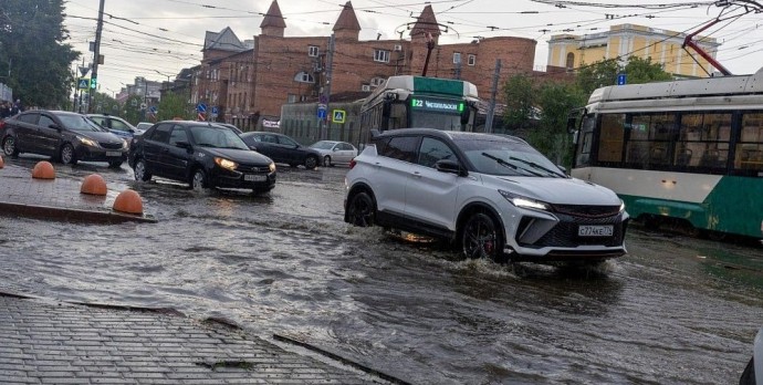 Свердловскую область заливают дожди